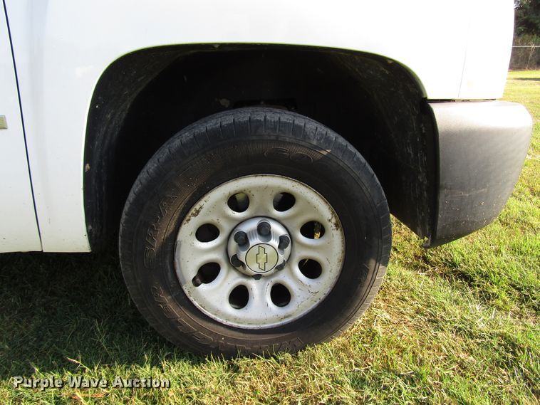 image for item DG8216 2008 Chevrolet Silverado 1500 Ext. Cab pickup truck