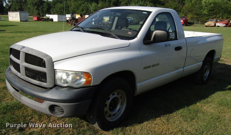 image for item DG8217 2004 Dodge Ram 1500 pickup truck