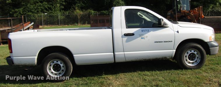 image for item DG8217 2004 Dodge Ram 1500 pickup truck