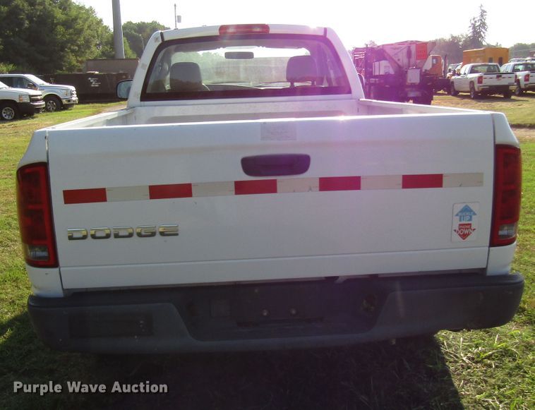 image for item DG8217 2004 Dodge Ram 1500 pickup truck
