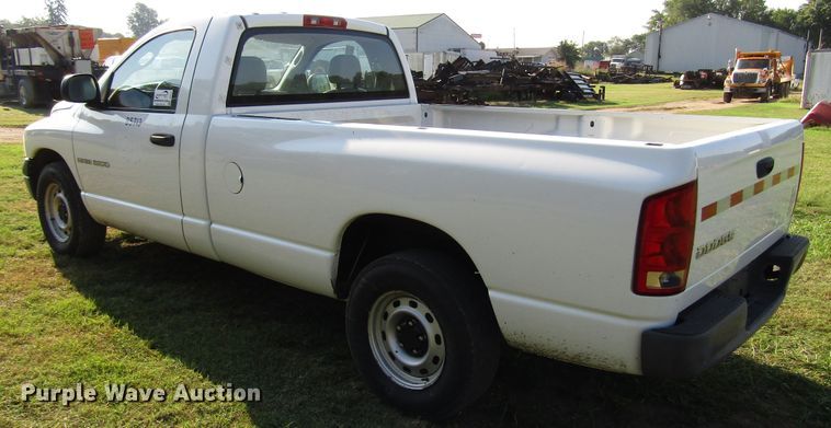 image for item DG8217 2004 Dodge Ram 1500 pickup truck