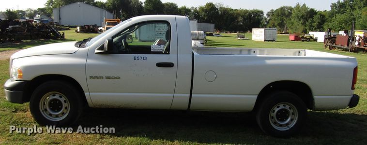 image for item DG8217 2004 Dodge Ram 1500 pickup truck