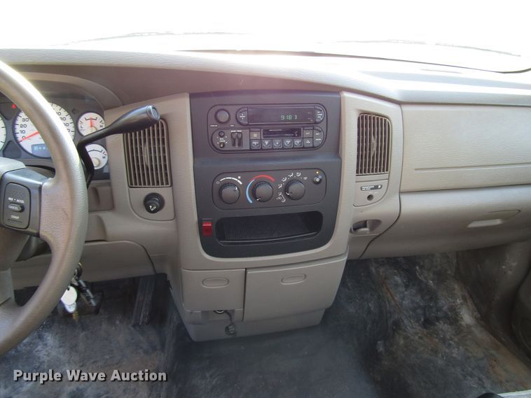 image for item DG8217 2004 Dodge Ram 1500 pickup truck