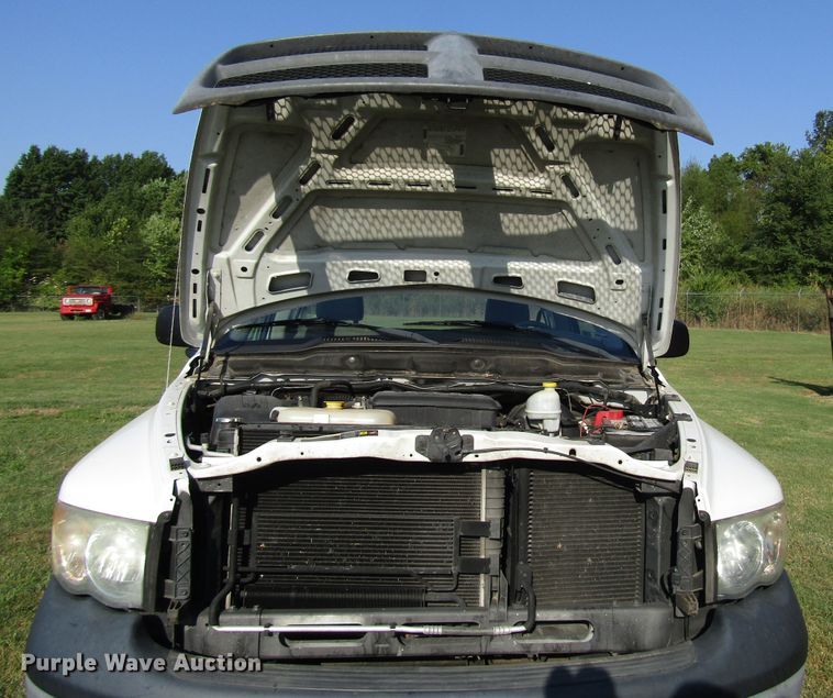 image for item DG8217 2004 Dodge Ram 1500 pickup truck