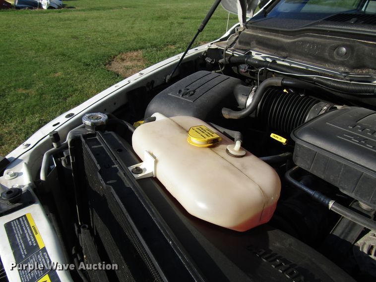 image for item DG8217 2004 Dodge Ram 1500 pickup truck