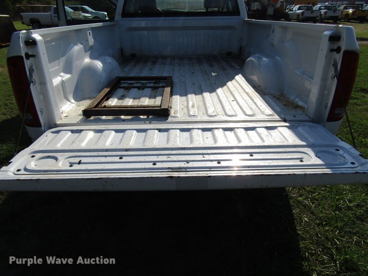 image for item DG8217 2004 Dodge Ram 1500 pickup truck