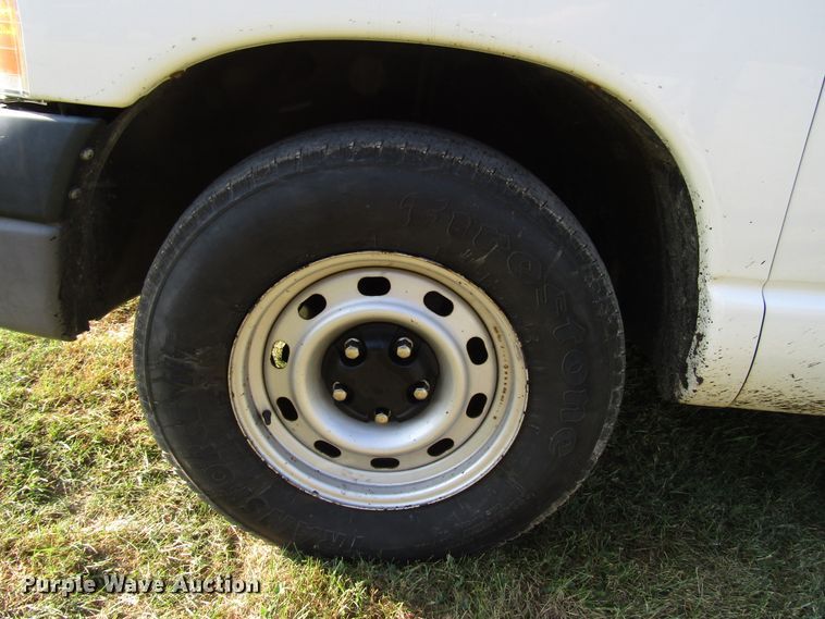 image for item DG8217 2004 Dodge Ram 1500 pickup truck