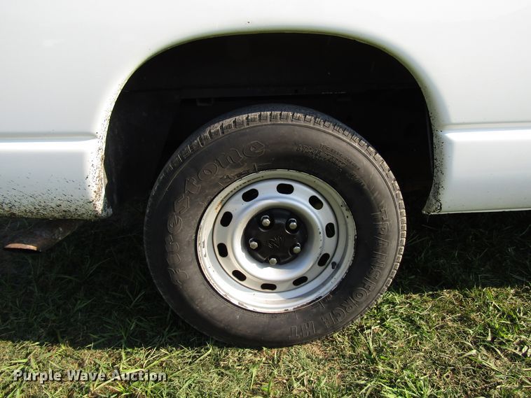 image for item DG8217 2004 Dodge Ram 1500 pickup truck