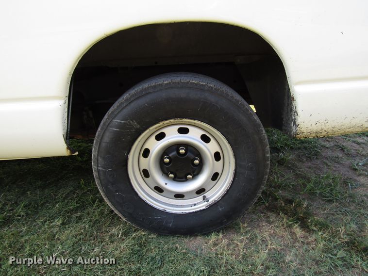 image for item DG8217 2004 Dodge Ram 1500 pickup truck