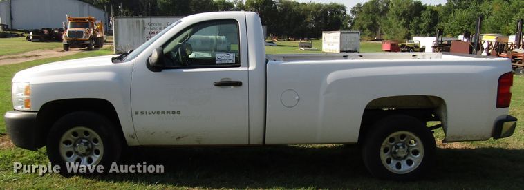 image for item DG8218 2008 Chevrolet Silverado 1500 pickup truck
