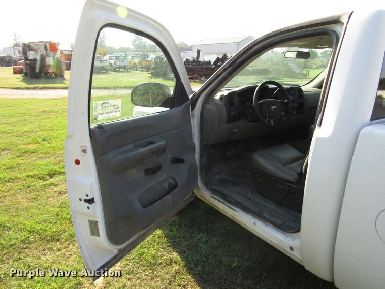 image for item DG8218 2008 Chevrolet Silverado 1500 pickup truck
