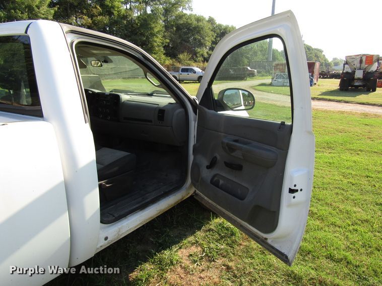 image for item DG8218 2008 Chevrolet Silverado 1500 pickup truck