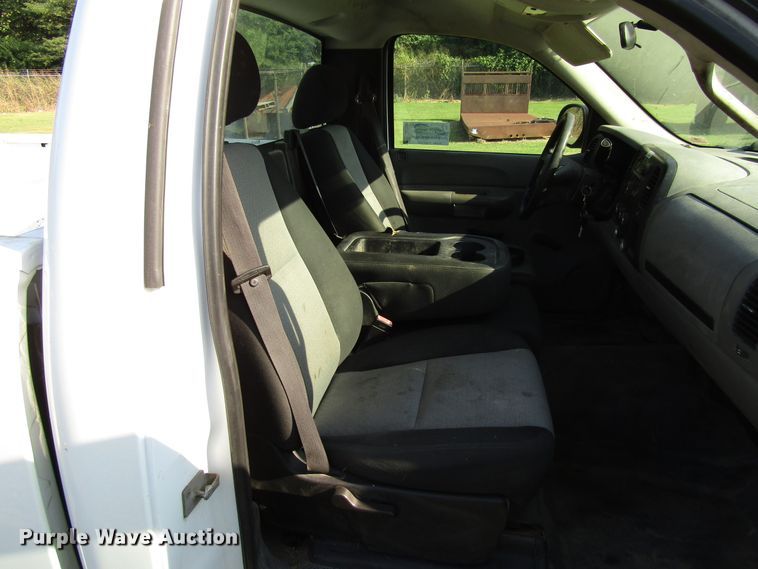 image for item DG8218 2008 Chevrolet Silverado 1500 pickup truck