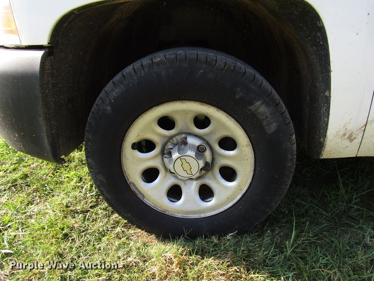 image for item DG8218 2008 Chevrolet Silverado 1500 pickup truck