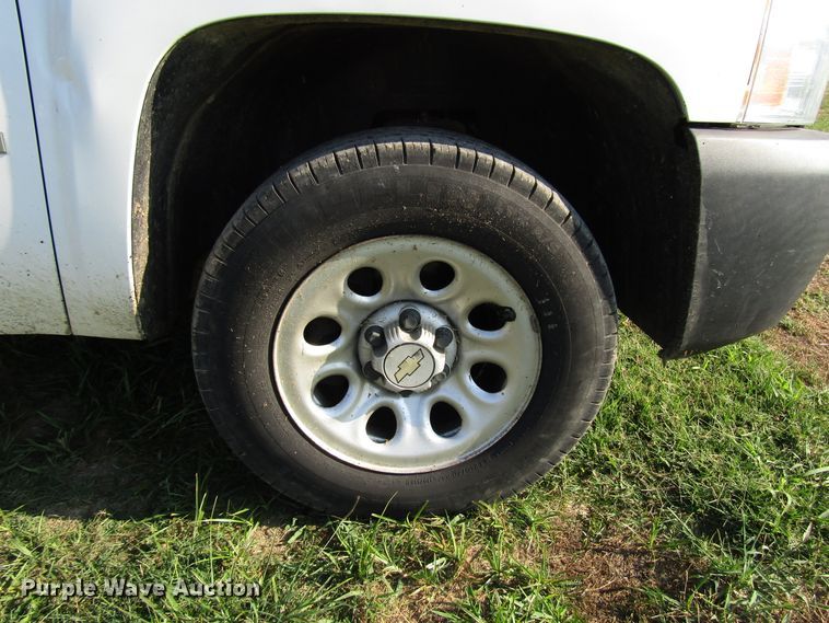 image for item DG8218 2008 Chevrolet Silverado 1500 pickup truck
