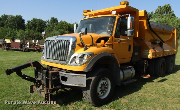 image for item DG8222 2008 International 7600 dump truck