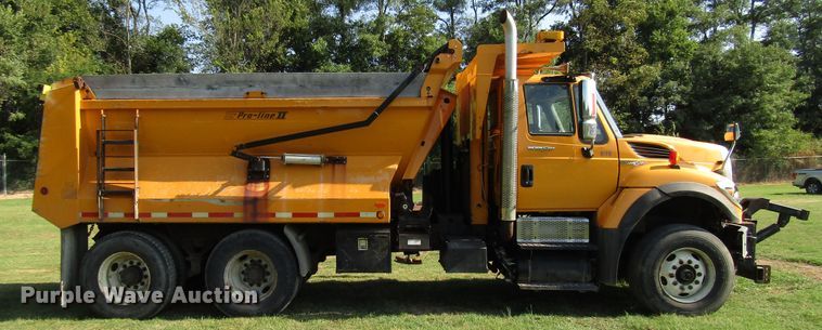 image for item DG8222 2008 International 7600 dump truck