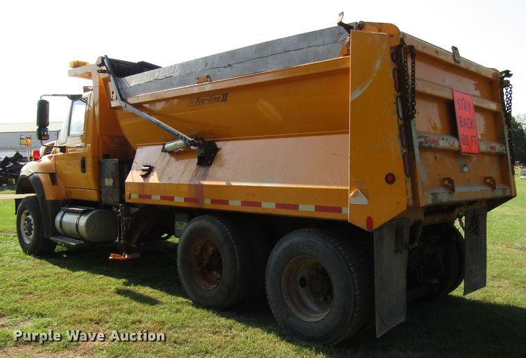image for item DG8222 2008 International 7600 dump truck