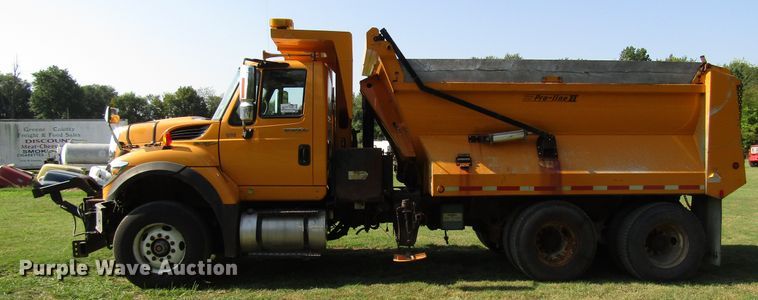 image for item DG8222 2008 International 7600 dump truck