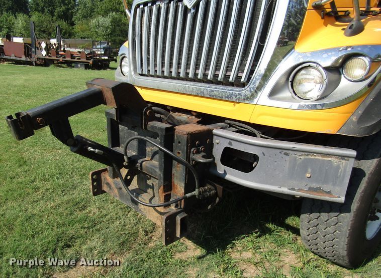 image for item DG8222 2008 International 7600 dump truck