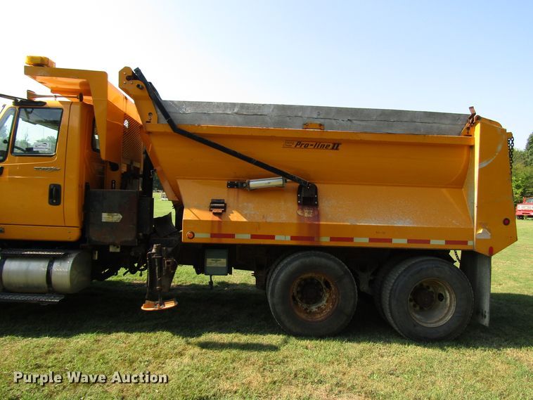 image for item DG8222 2008 International 7600 dump truck