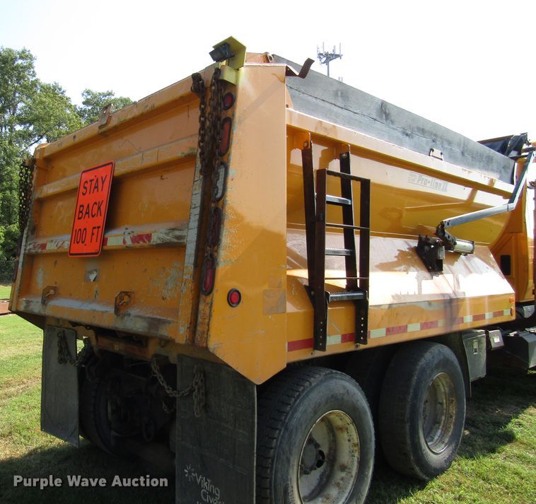 image for item DG8222 2008 International 7600 dump truck