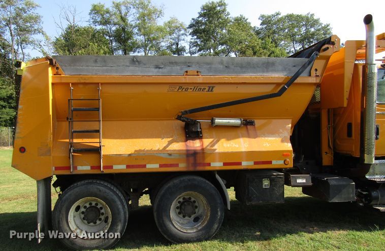 image for item DG8222 2008 International 7600 dump truck