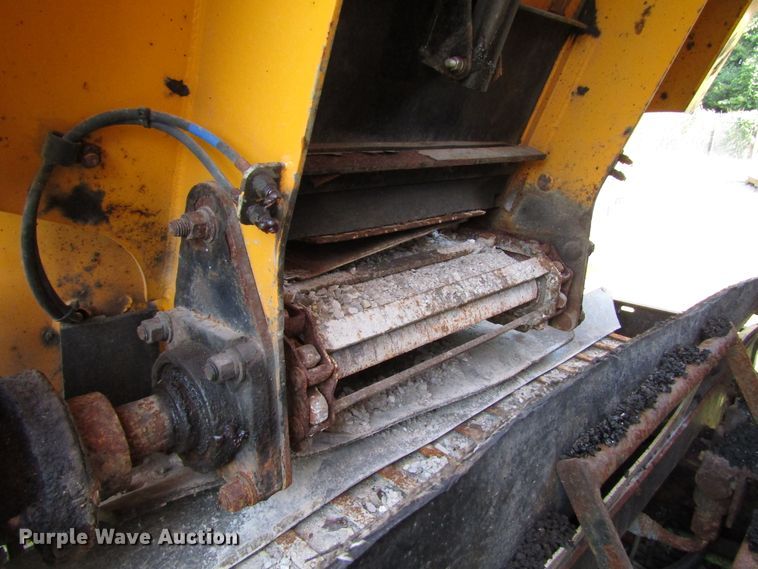 image for item DG8222 2008 International 7600 dump truck