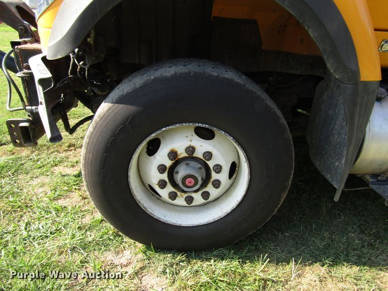 image for item DG8222 2008 International 7600 dump truck