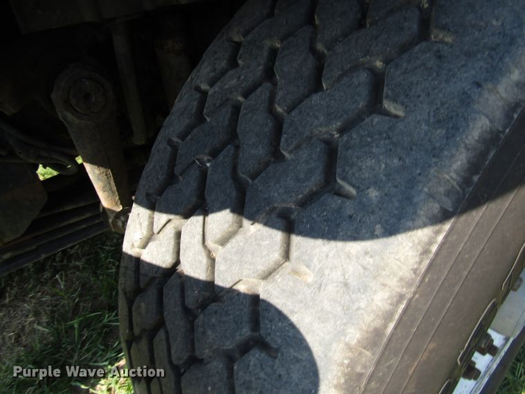 image for item DG8222 2008 International 7600 dump truck