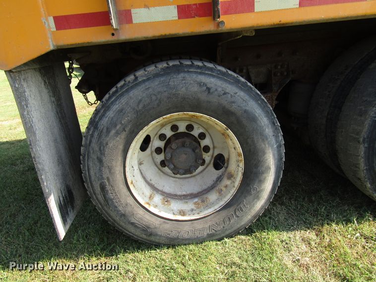 image for item DG8222 2008 International 7600 dump truck