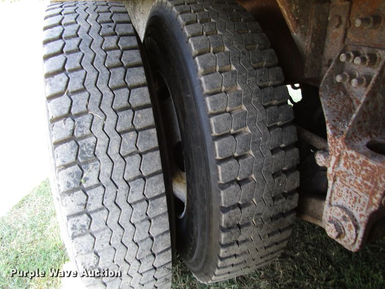 image for item DG8222 2008 International 7600 dump truck