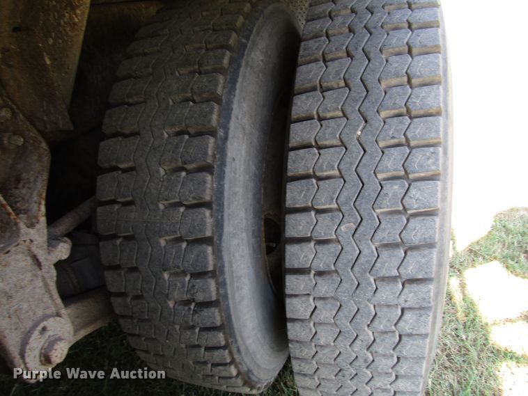 image for item DG8222 2008 International 7600 dump truck