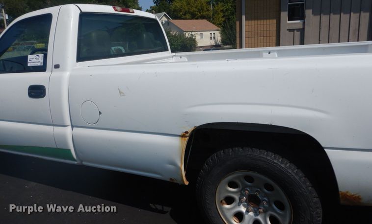 image for item DH2087 2005 Chevrolet Silverado 1500 pickup truck