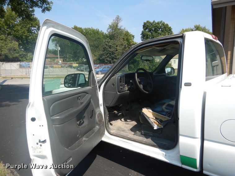 image for item DH2087 2005 Chevrolet Silverado 1500 pickup truck