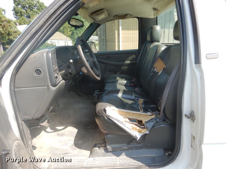 image for item DH2087 2005 Chevrolet Silverado 1500 pickup truck