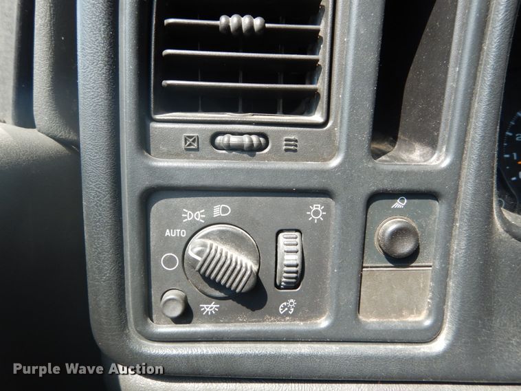 image for item DH2087 2005 Chevrolet Silverado 1500 pickup truck