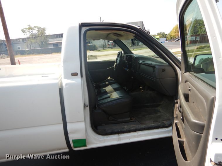 image for item DH2087 2005 Chevrolet Silverado 1500 pickup truck