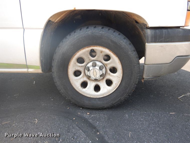 image for item DH2087 2005 Chevrolet Silverado 1500 pickup truck