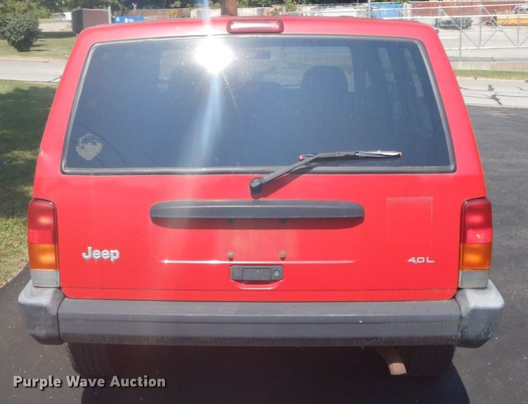 image for item DH2088 1999 Jeep Cherokee SUV