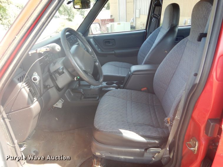 image for item DH2088 1999 Jeep Cherokee SUV