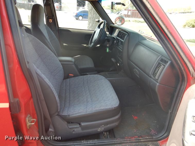 image for item DH2088 1999 Jeep Cherokee SUV