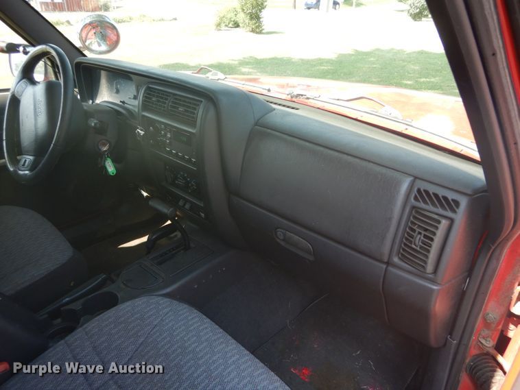 image for item DH2088 1999 Jeep Cherokee SUV