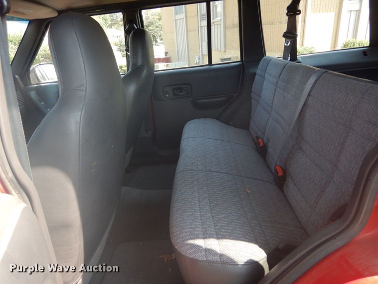 image for item DH2088 1999 Jeep Cherokee SUV