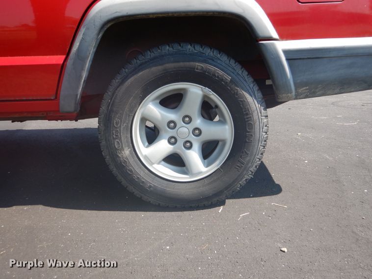 image for item DH2088 1999 Jeep Cherokee SUV