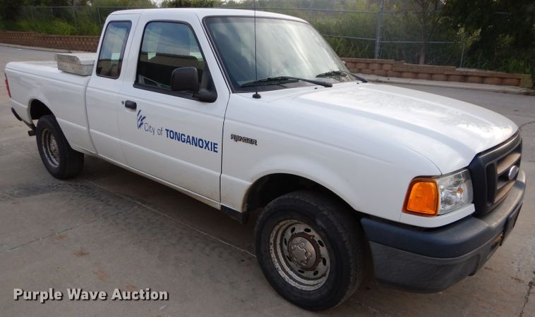 image for item DH2579 2005 Ford Ranger SuperCab pickup truck