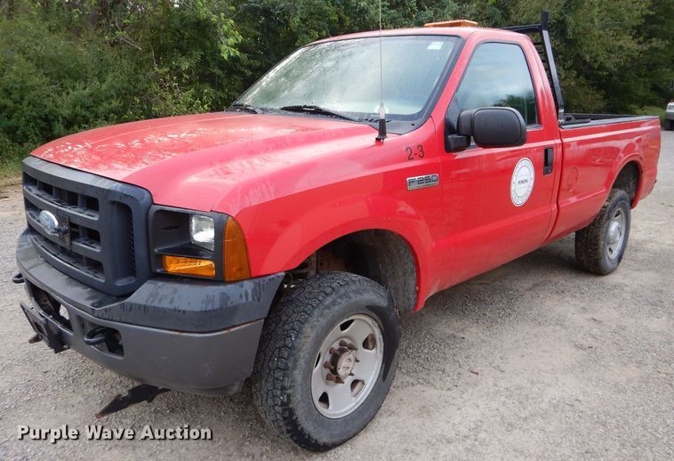 image for item DH2588 2007 Ford F250 Super Duty pickup truck