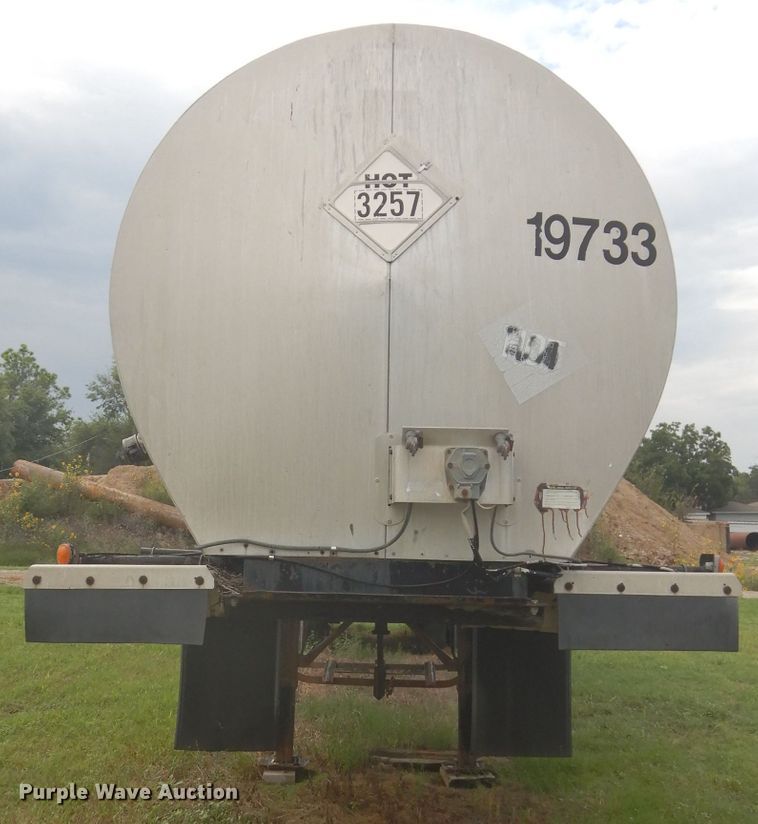 image for item DH3578 1988 Fruehauf TEH-F2-7000 tank trailer