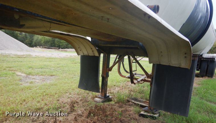 image for item DH3578 1988 Fruehauf TEH-F2-7000 tank trailer