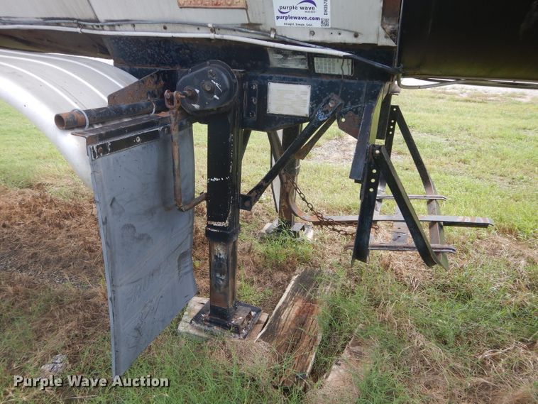 image for item DH3578 1988 Fruehauf TEH-F2-7000 tank trailer